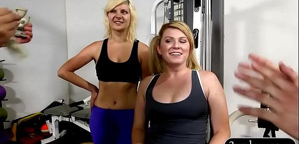  Random girls flash their tits in the gym